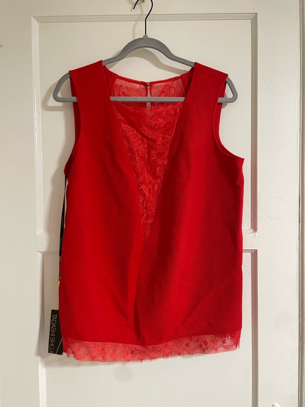 Tadashi Shoji Red Lace Inset V-Neck Top NWT Size 16 Elegant Sleeveless Blouse